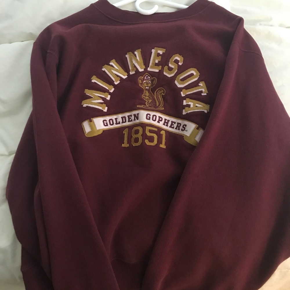 University of Minnesota Golden Gophers sweatshirt.